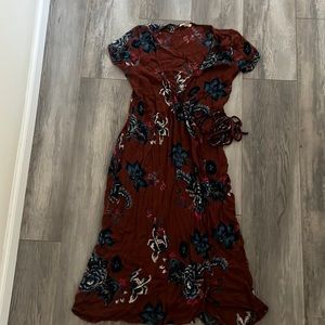 Billabong short sleeve wrap dress